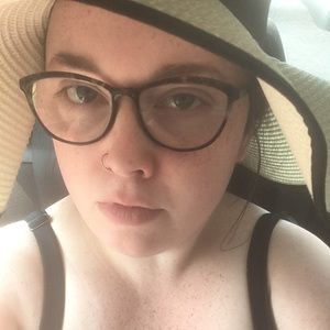 Meet your Posher, Kendra